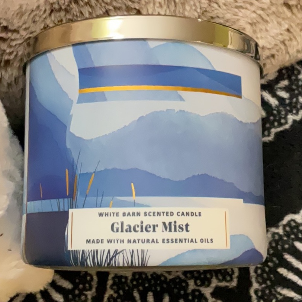 Bath and body works glacier mist candle